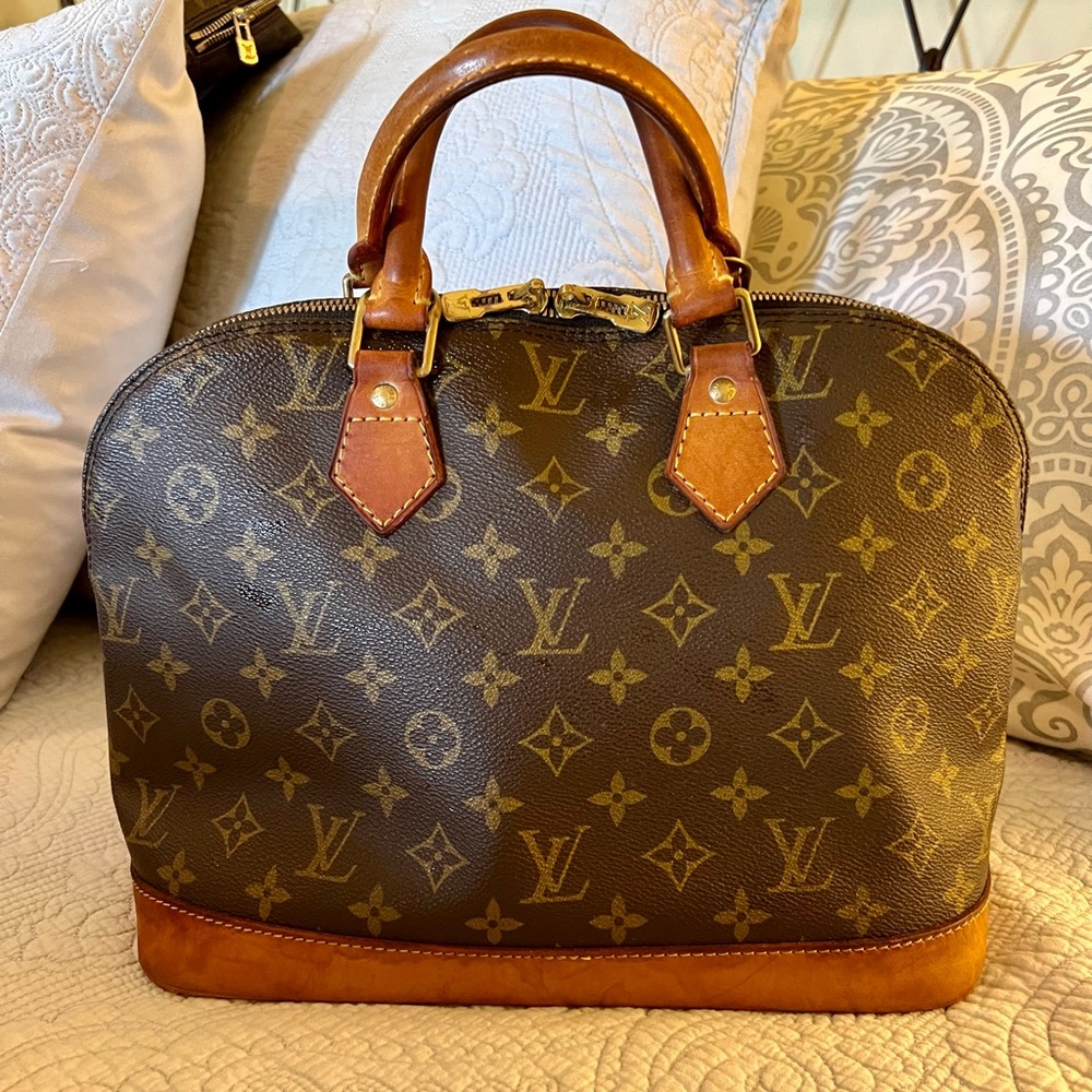 Authentic Louis Vuitton Monogram Alma
